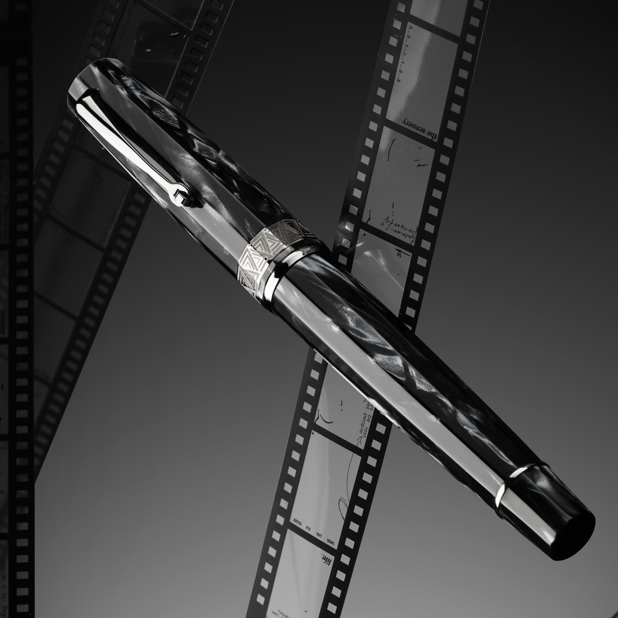 OMAS Paragon Grigio Perla Ruthenium Trim - Fountain Pen