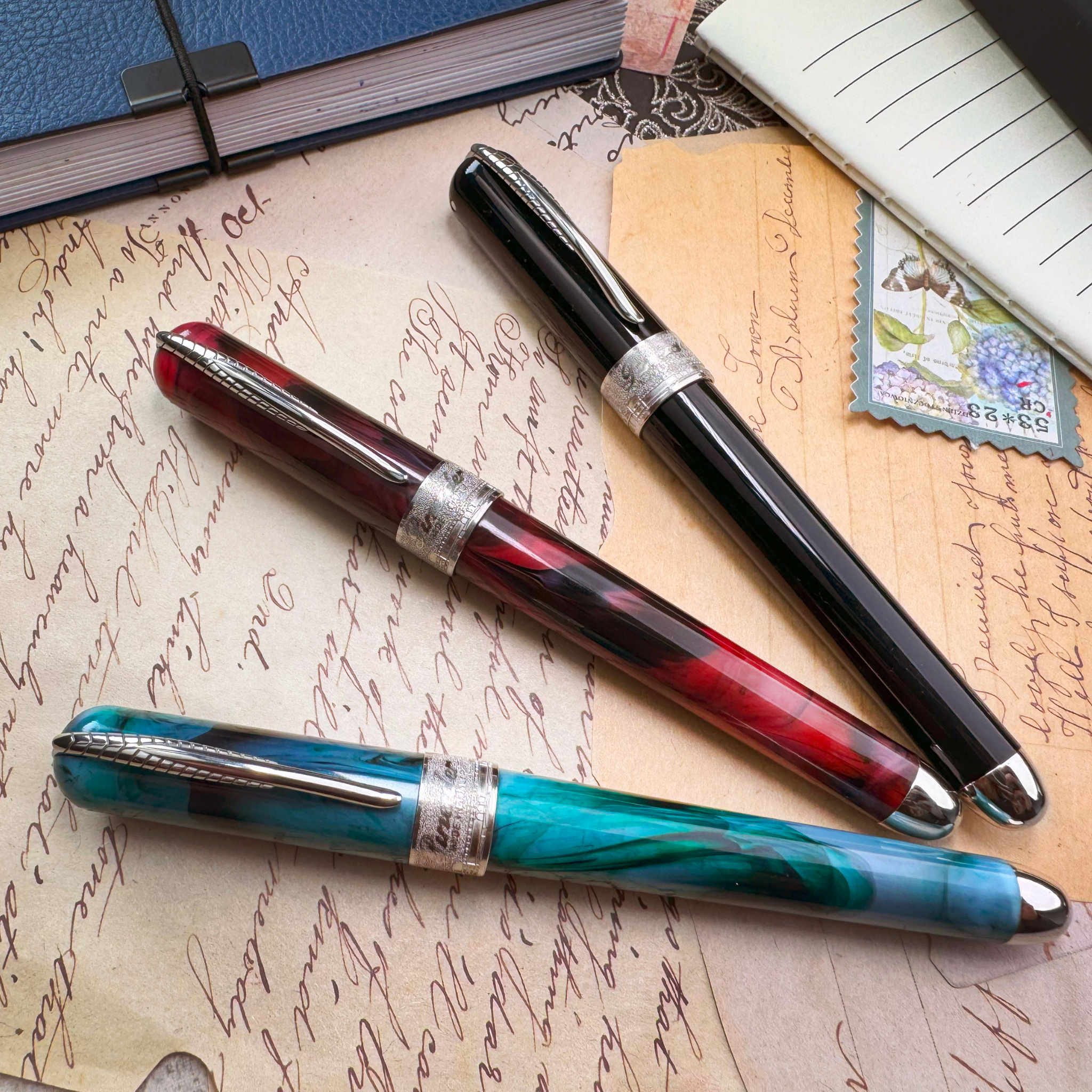 Pineider Avatar UR Mini Gray Zebrino Palladium Trim Fountain Pen
