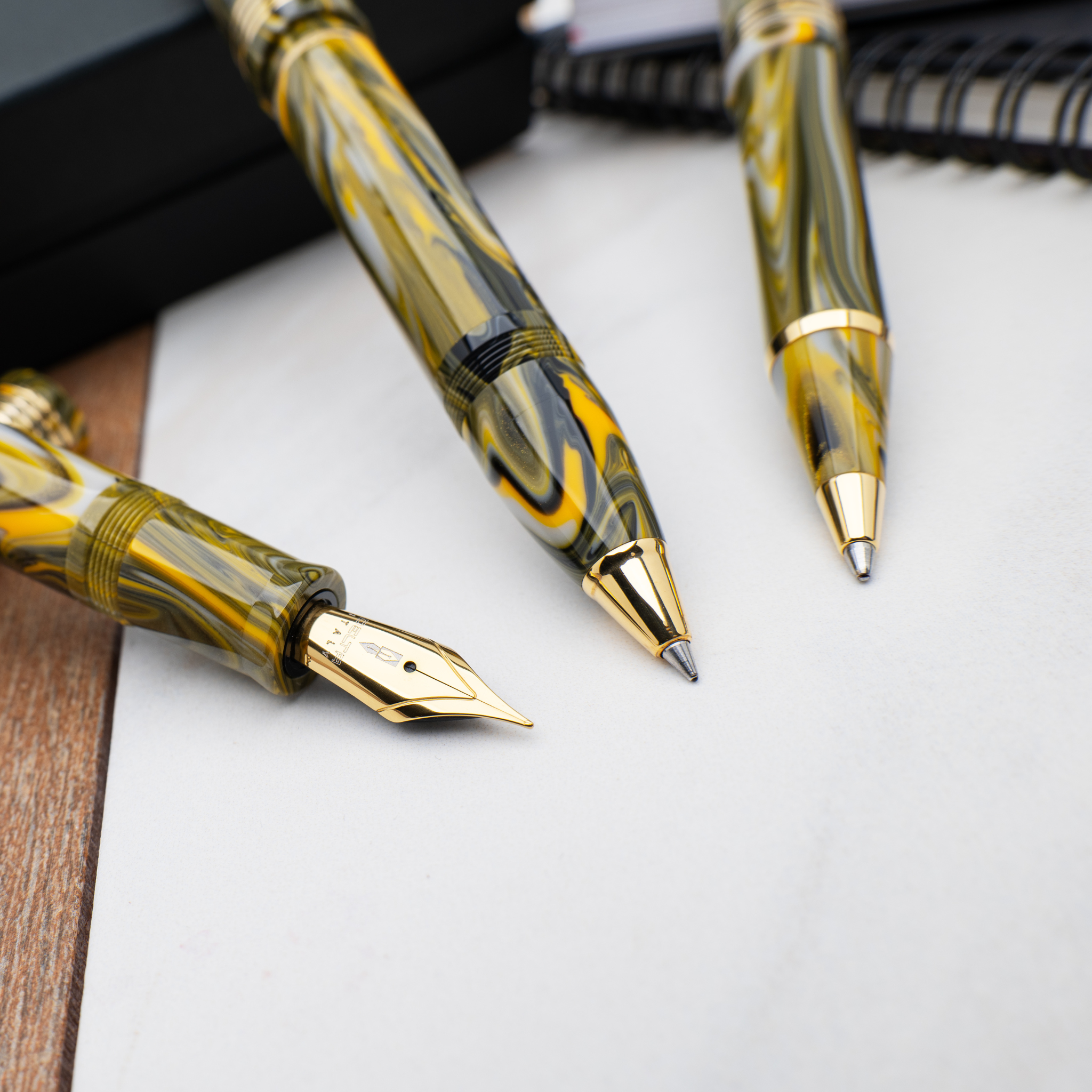Delta Neo Gallery Marigold Gold Trim - Fountain Pen