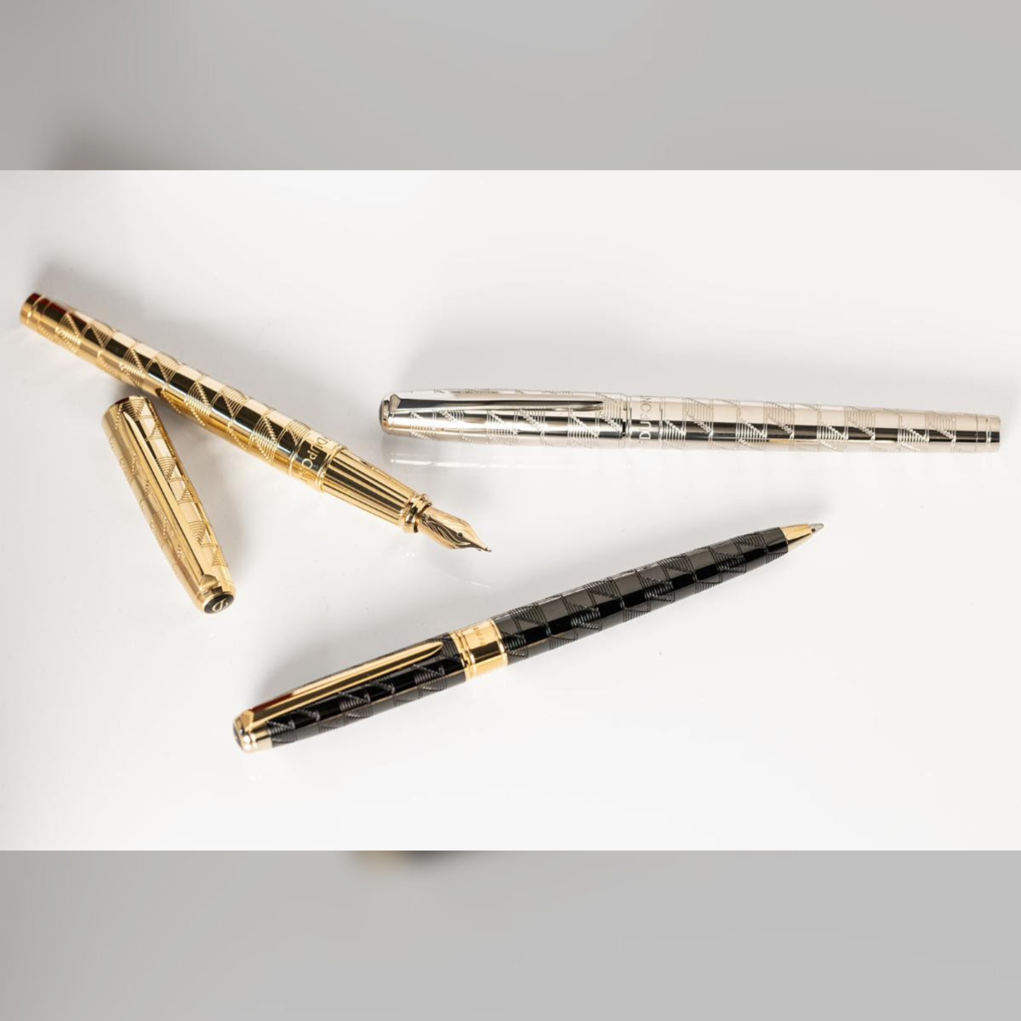 S.T. Dupont Monogram 1872 Eternity L Gold Fountain Pen