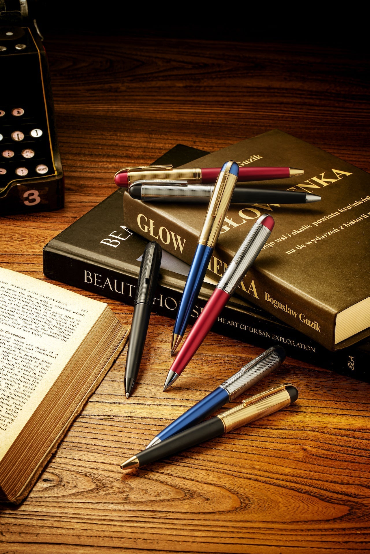 Wahl-Eversharp Skyline Red Silver Cap - Ballpoint Pen