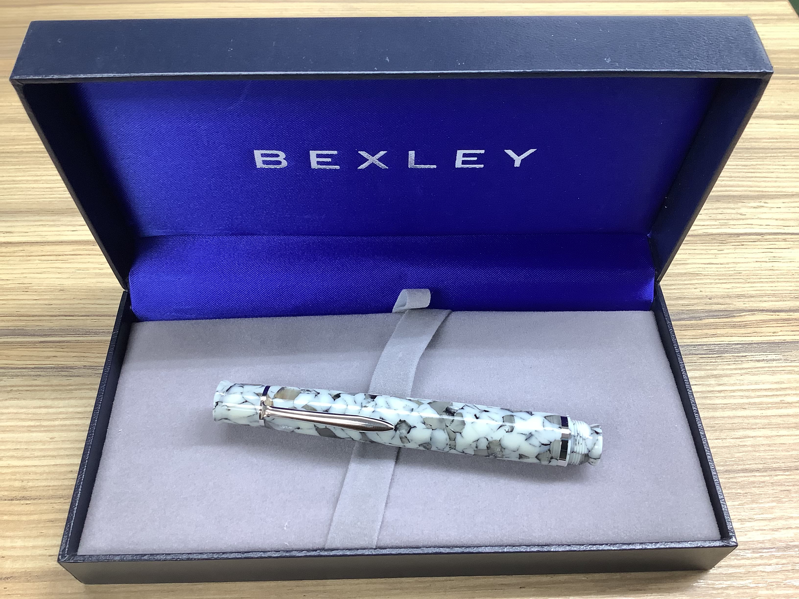 Bexley White Granite 2004 Two Tone 14k Gold - Tuck-Away - Fountain Pen