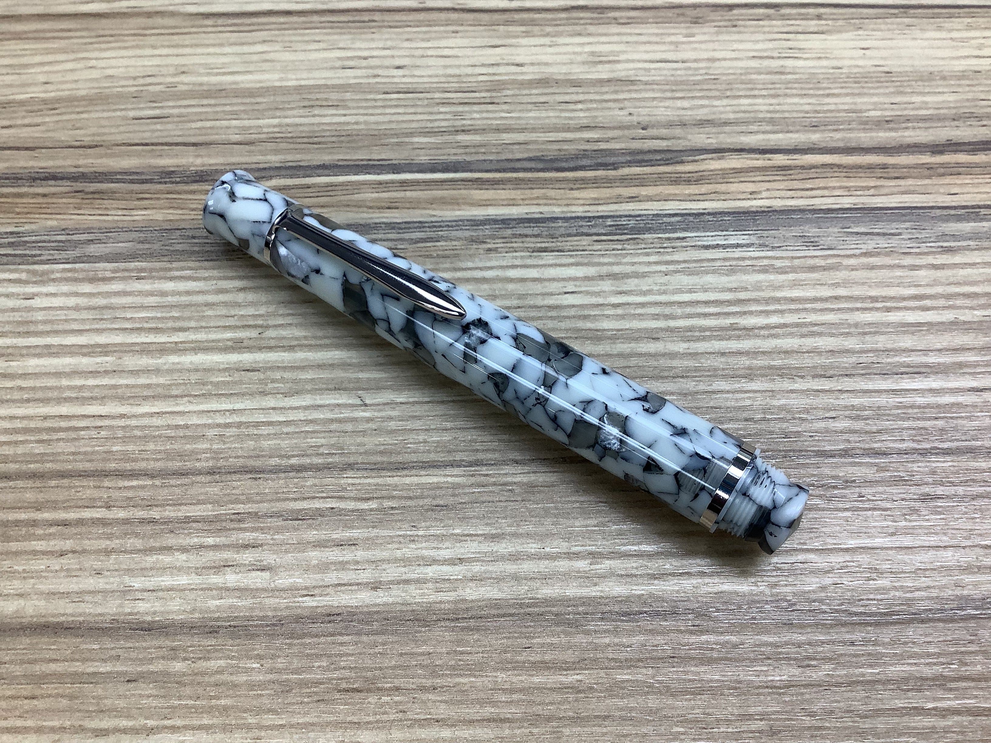 Bexley White Granite 2004 Two Tone 14k Gold - Tuck-Away - Fountain Pen