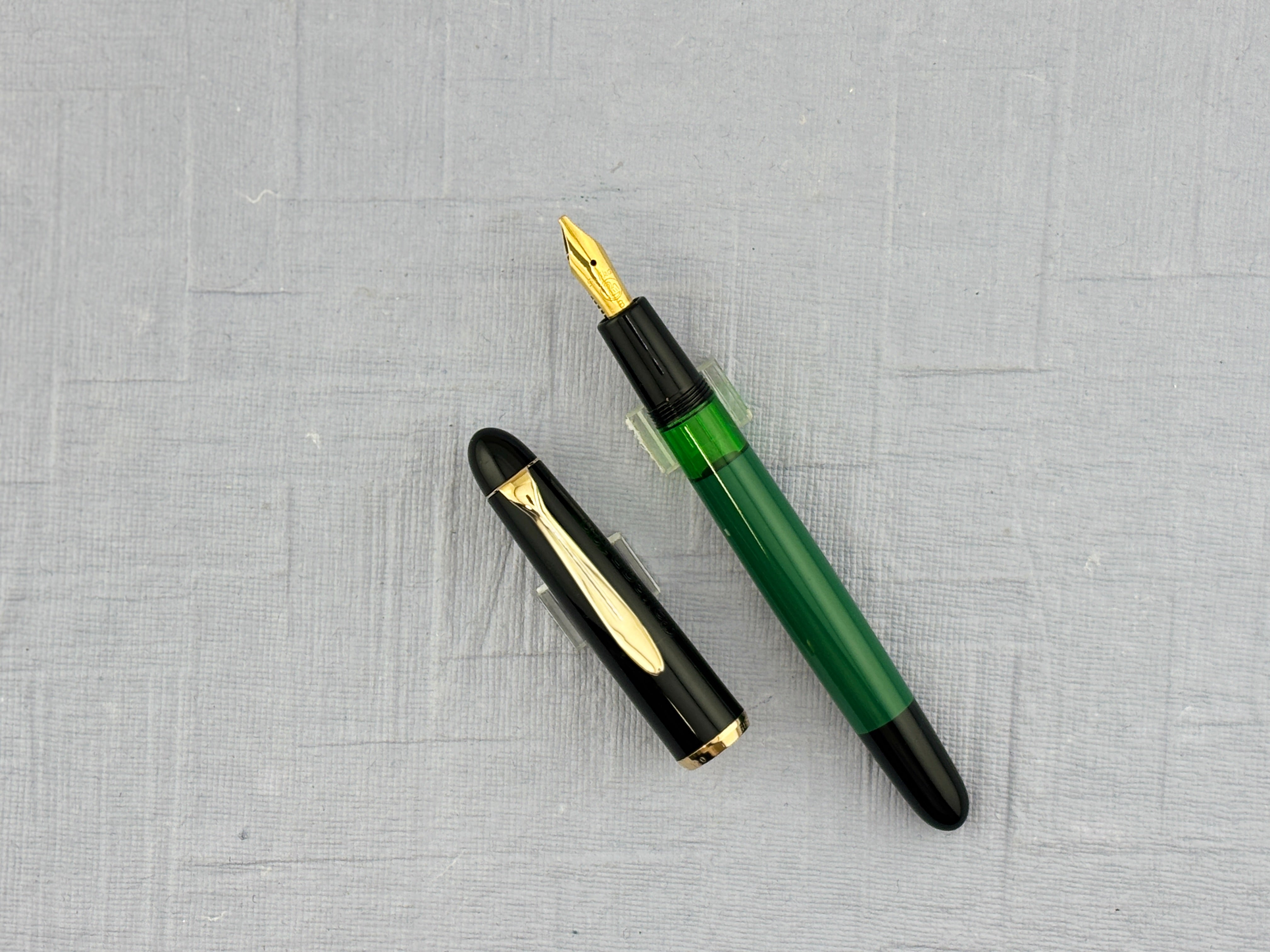 Pelikan Vintage M120 Green and Black - Fountain Pen
