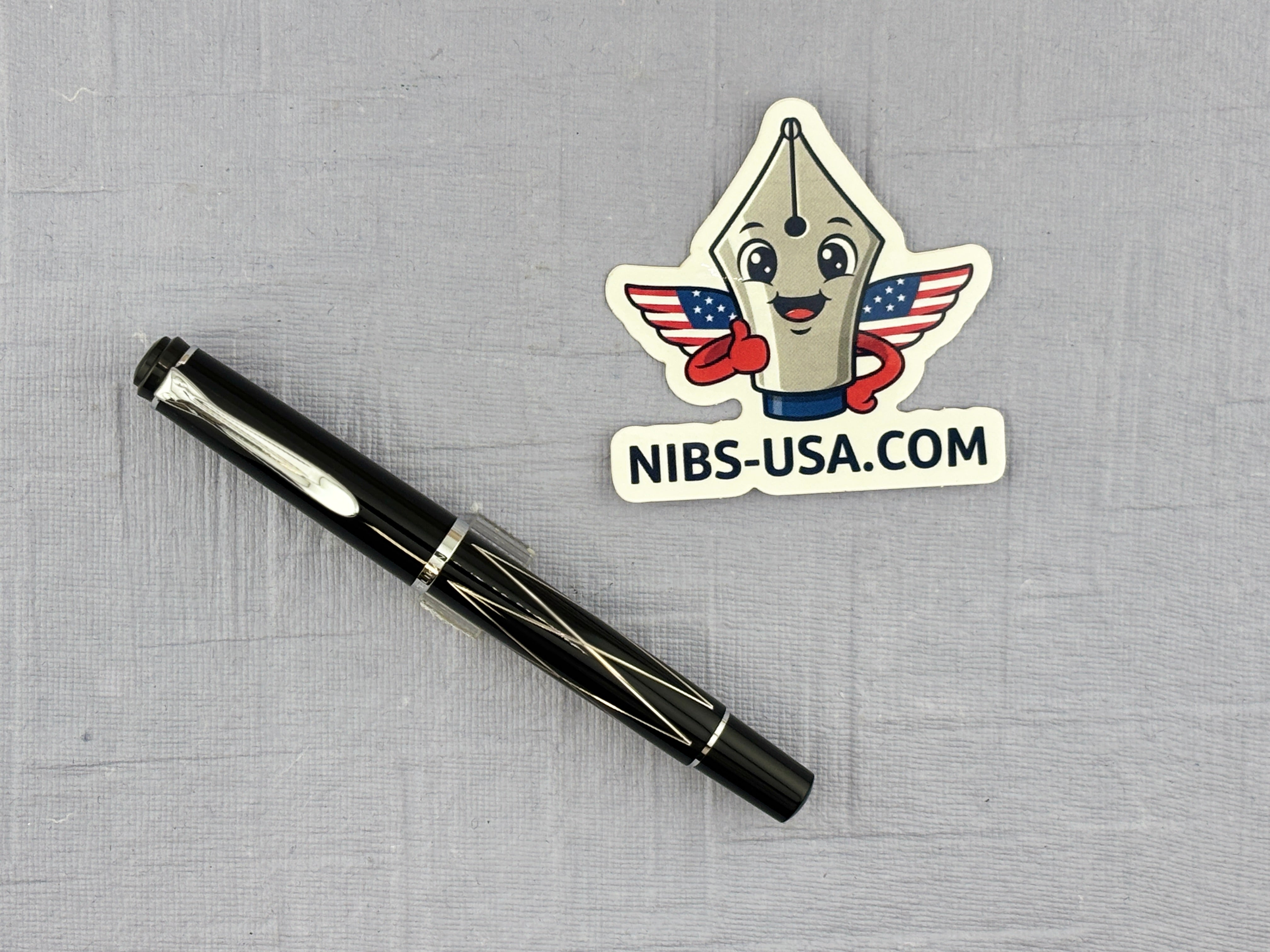 Pelikan Classic M215 Black-Silver Rhombus  - Fountain pen