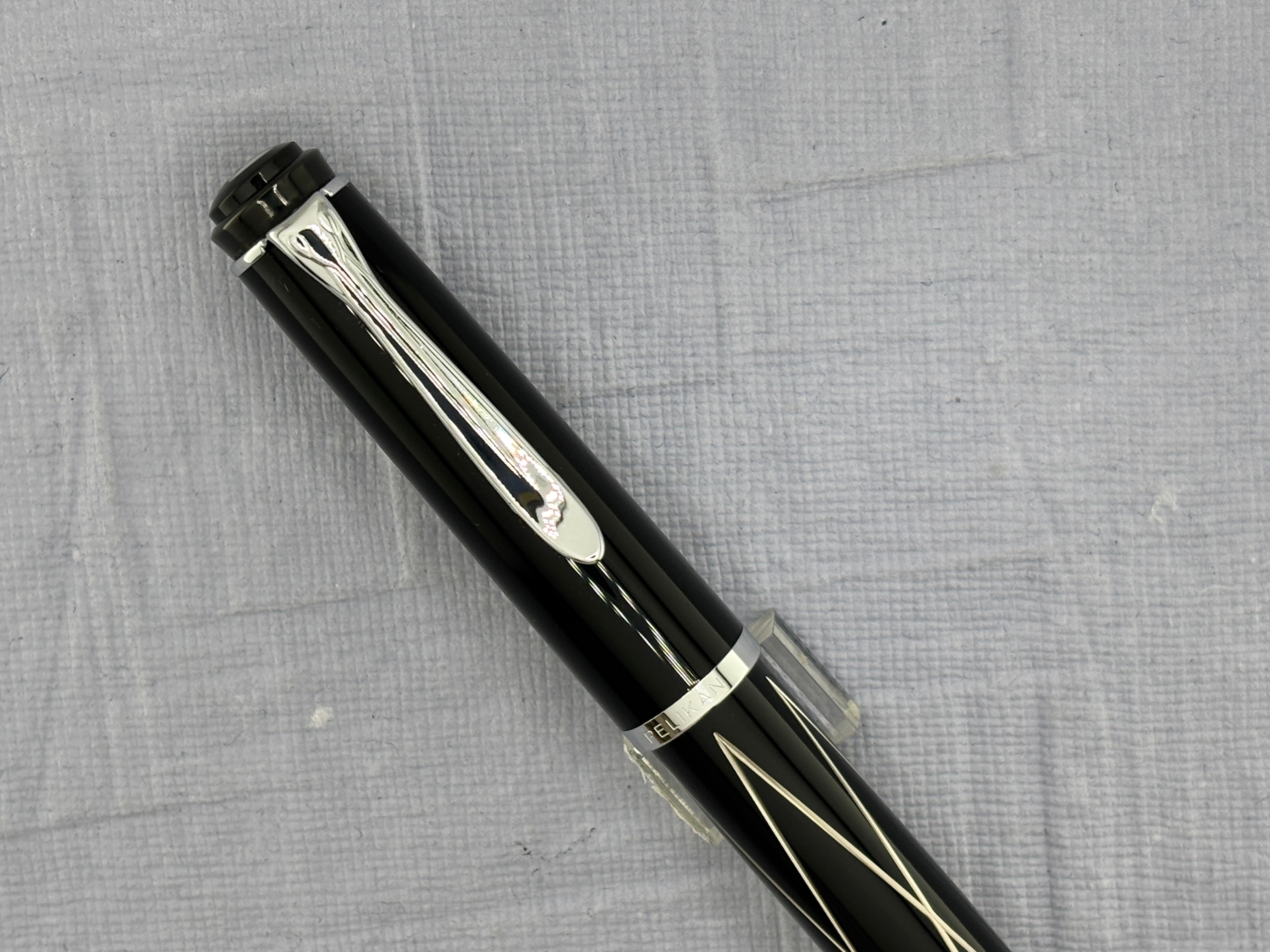 Pelikan Classic M215 Black-Silver Rhombus  - Fountain pen