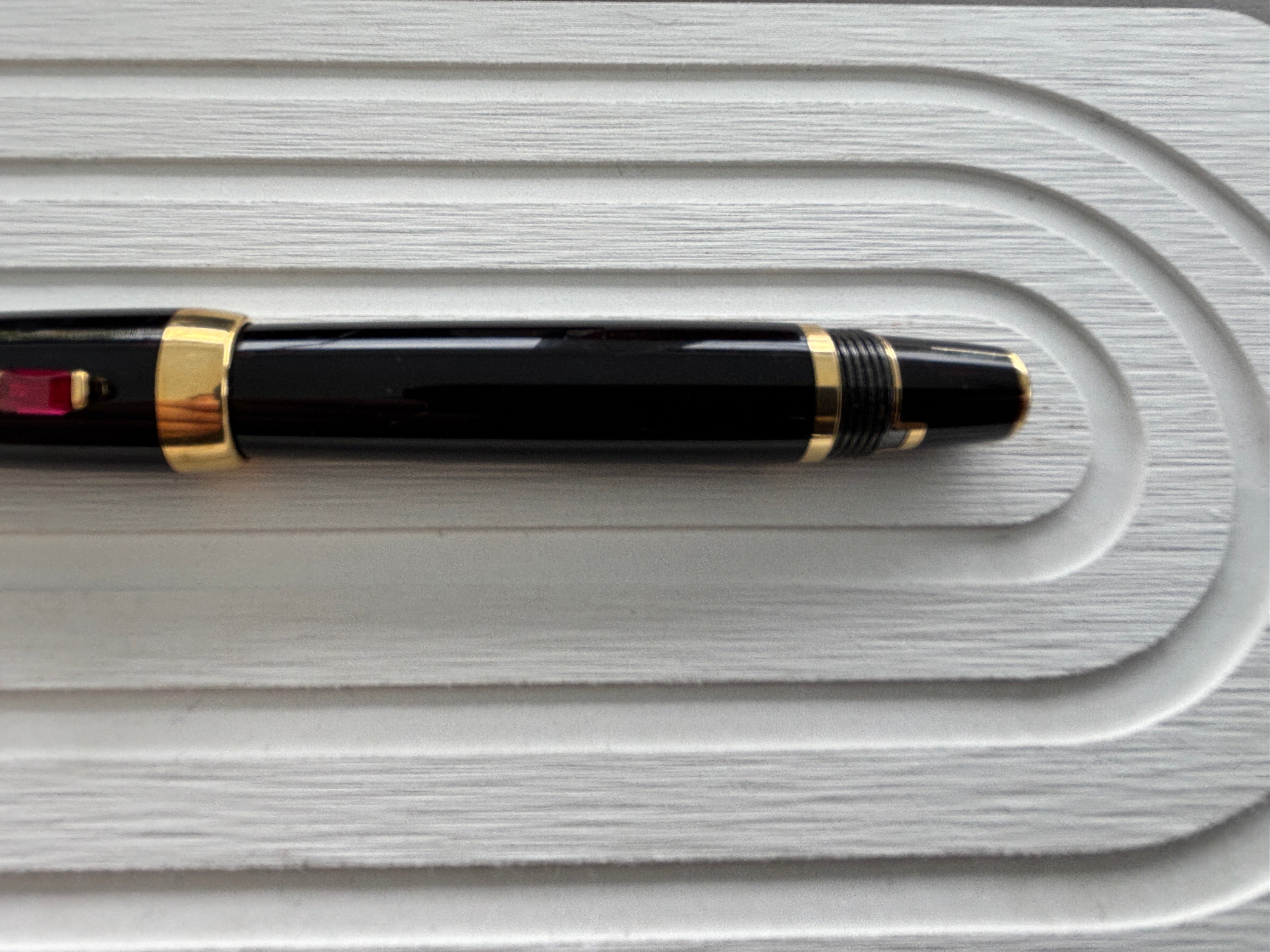 Montblanc Boheme Black Red Stone 14K Gold Nib Fine - Fountain Pen