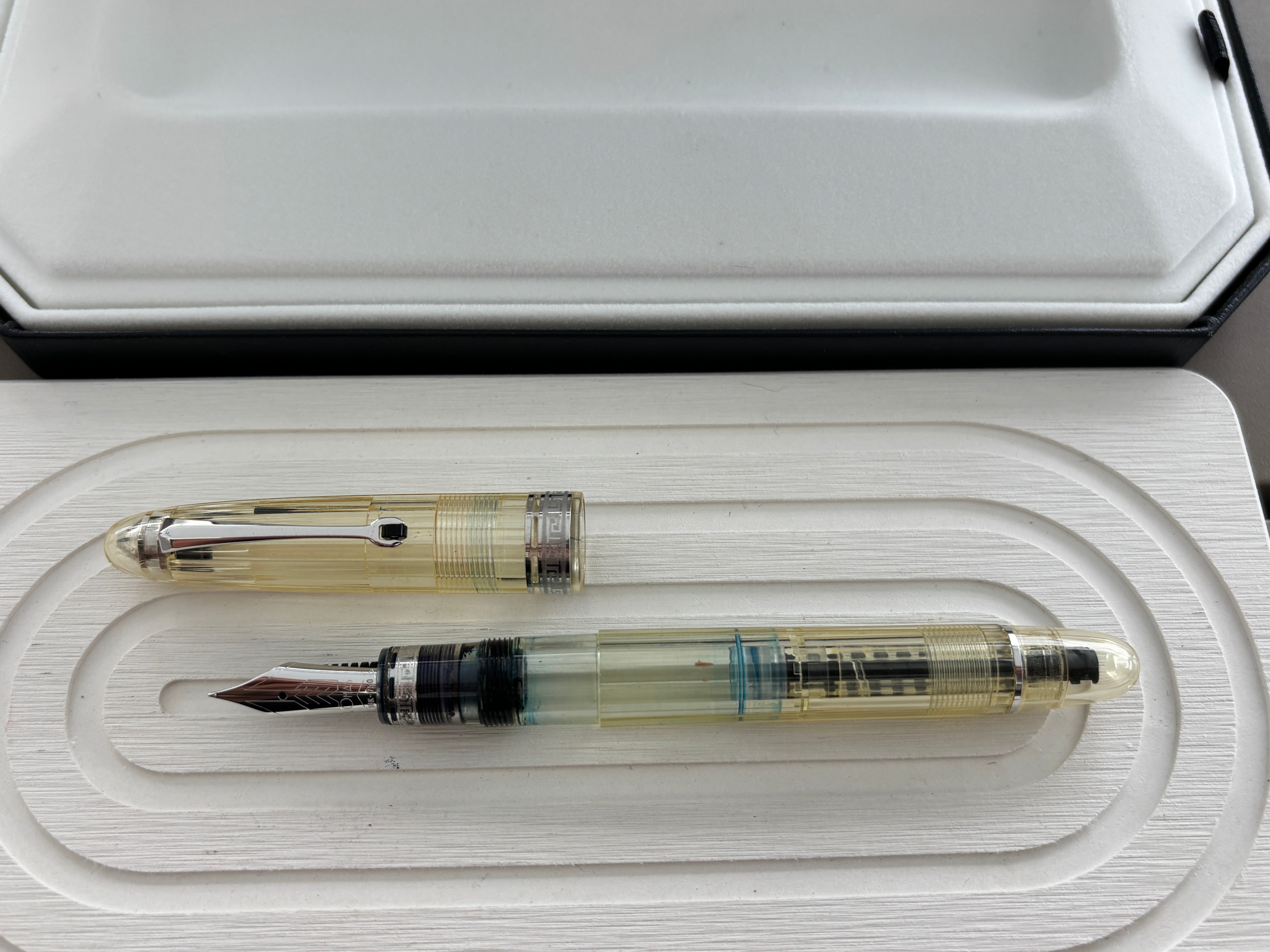 Omas Ogiva Vision Clear Demonstrator Piston Filler - Fountain Pen