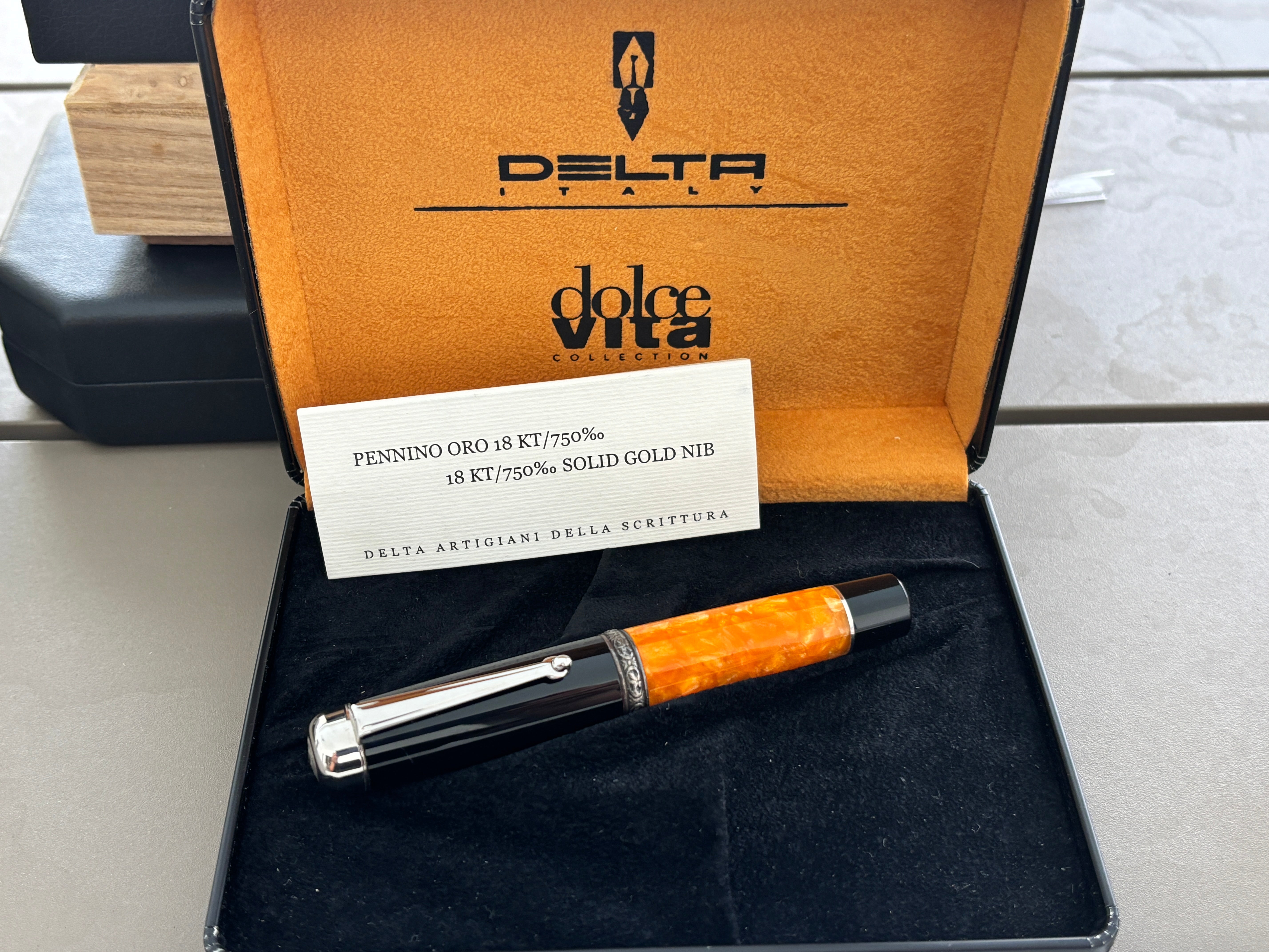 Delta Mini Dolce Vita 18k Gold Nib Fine - Fountain Pen