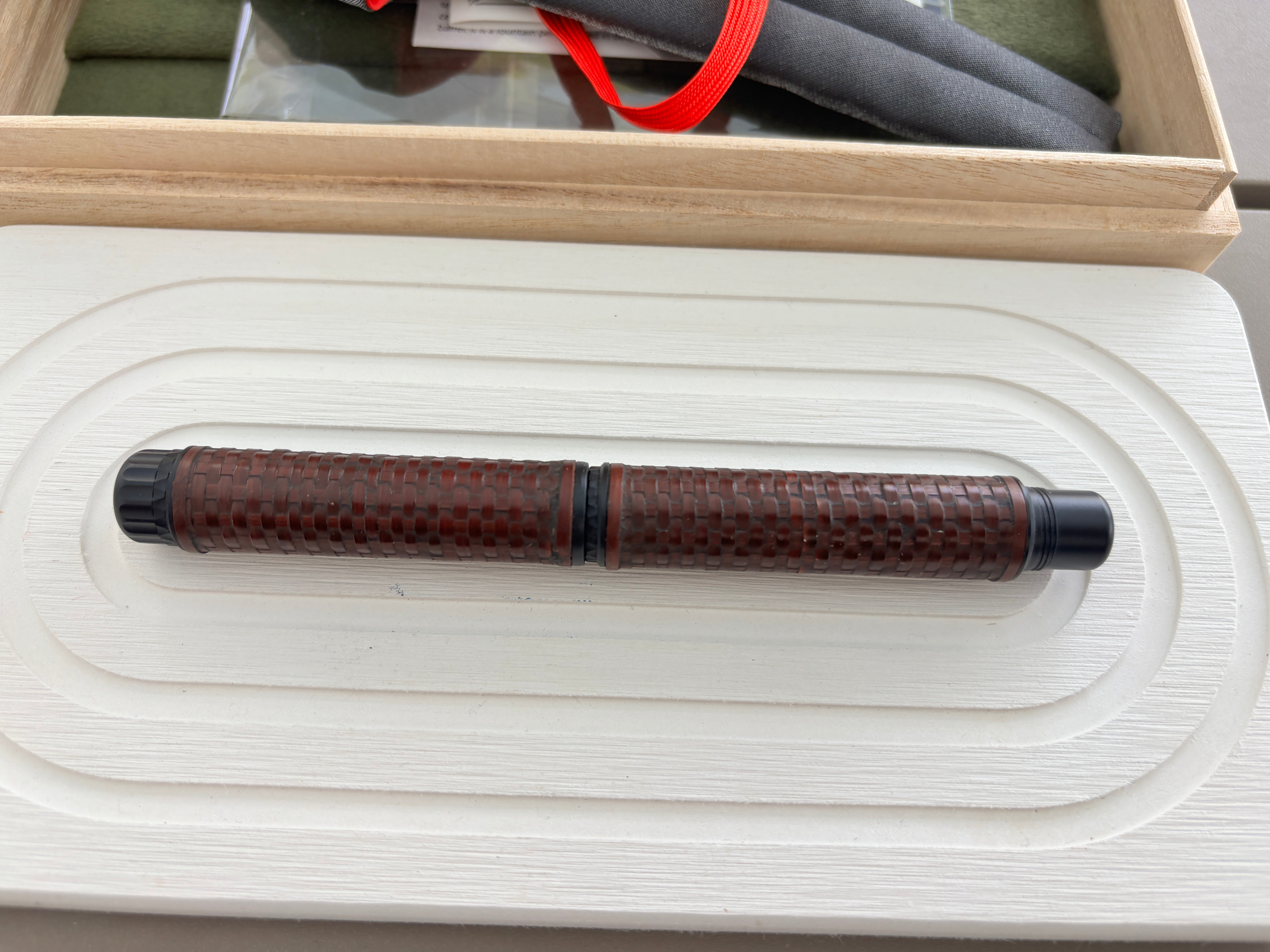 Platinum Izumo Bamboo Weaving "Gozame" in Red Burgundy - Fountain Pen