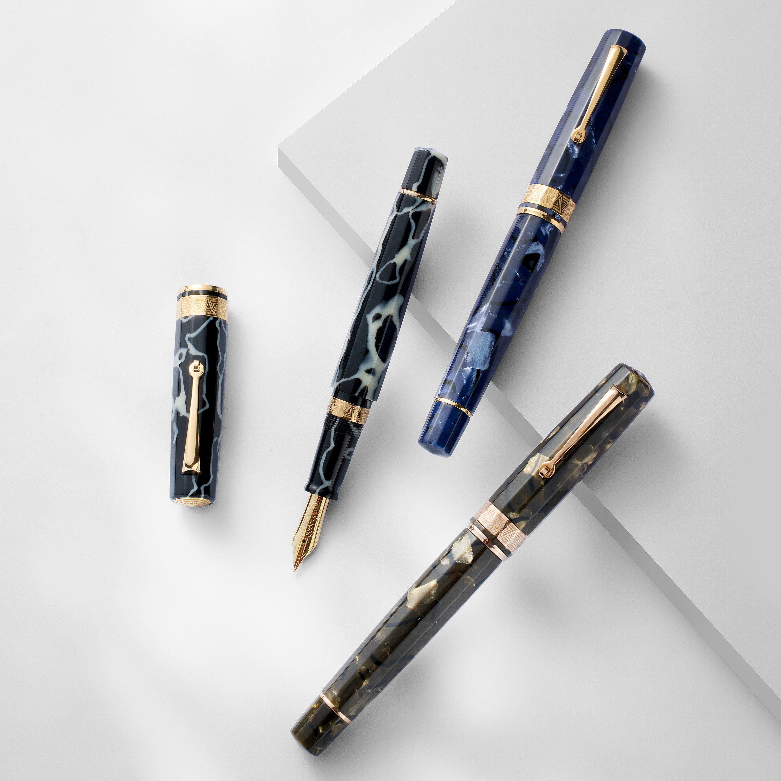 OMAS Paragon Blue Royale Gold Trim - Fountain Pen