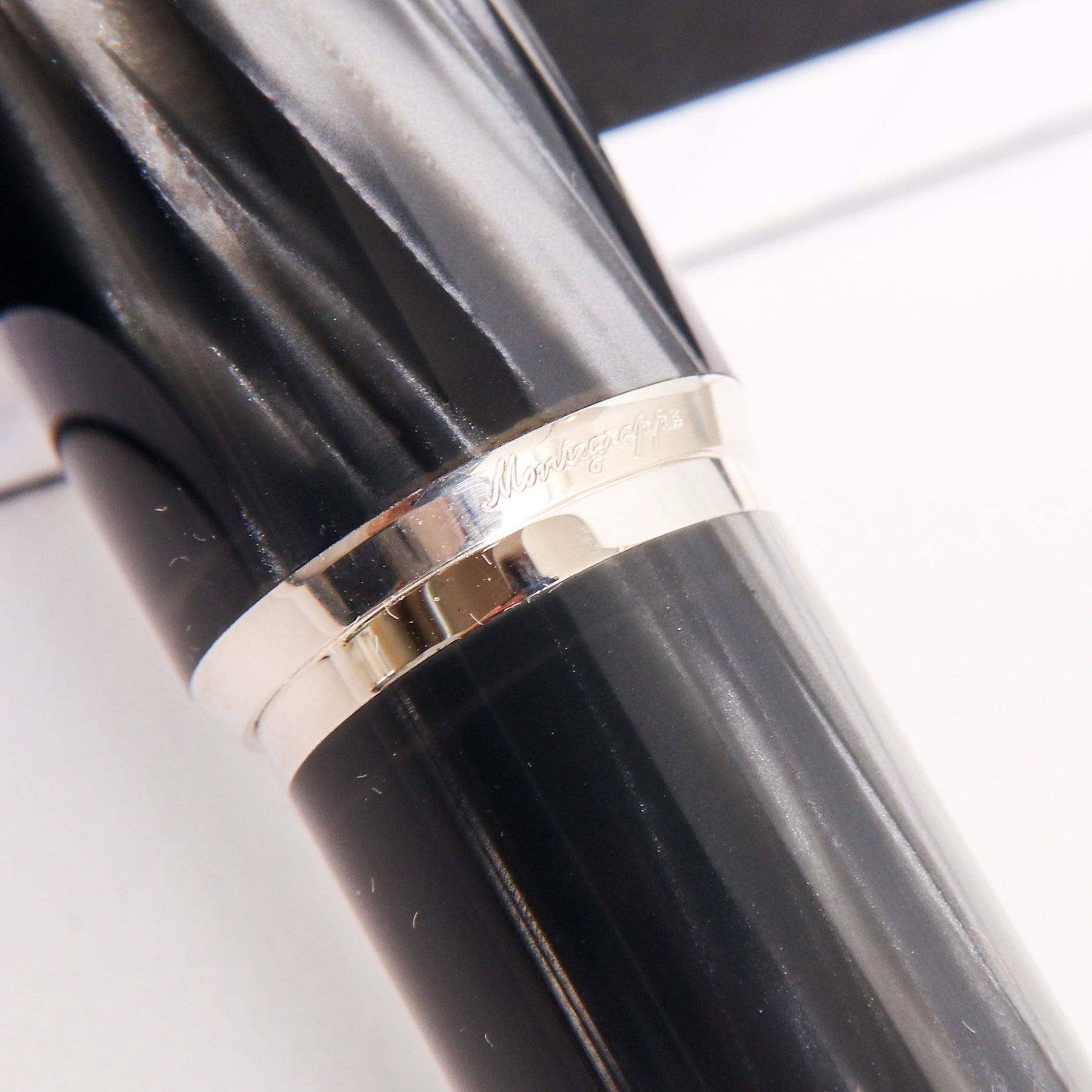 Montegrappa Celluloid Masters Arte Pearl Grey