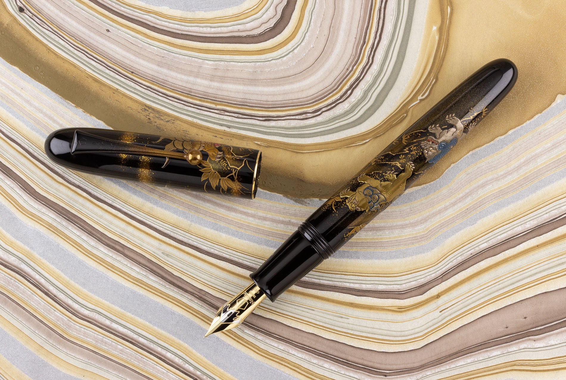 Namiki Yukari Royale Lioness and Cubs - nibs.com